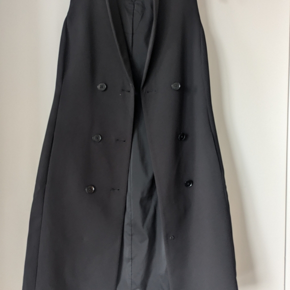 Black dress . Willow and thread - Picture 3 of 3